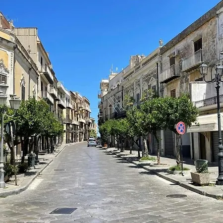 Lomarchi Carini
