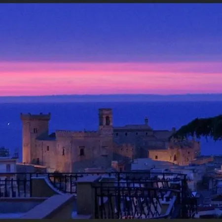 Lomarchi بيت للعطل كاريني