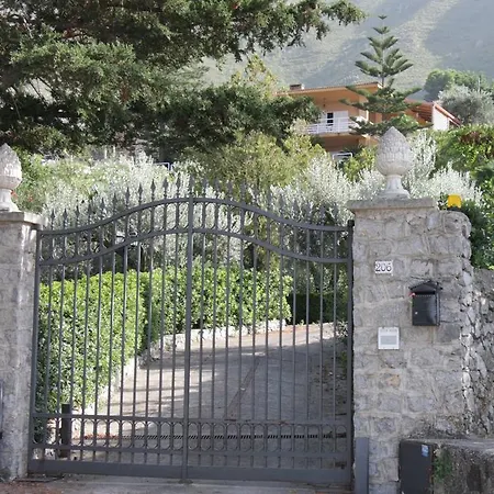 بيت للعطل Lomarchi *